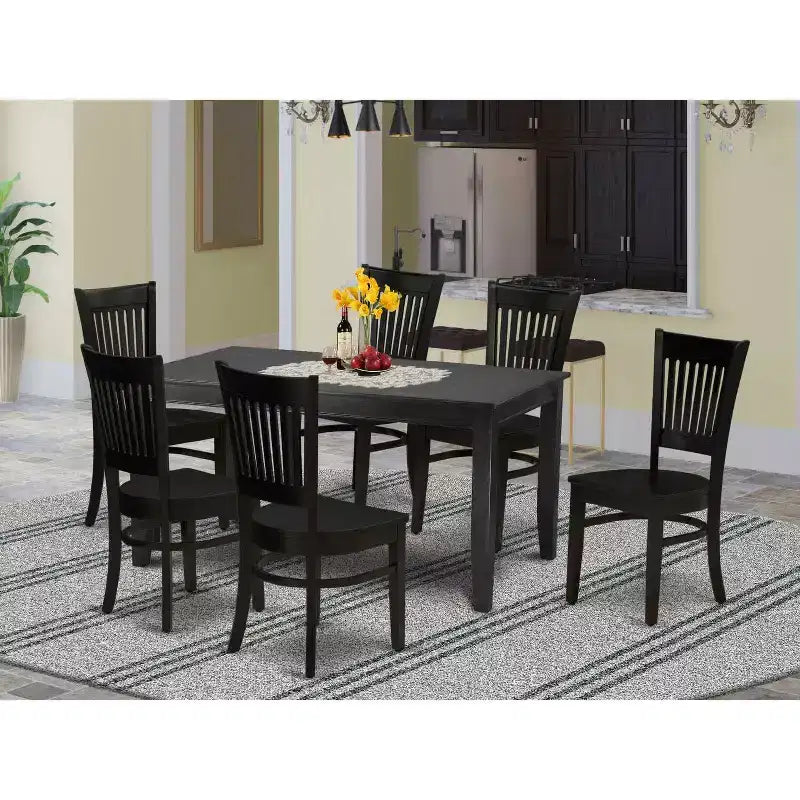 HomeStock tavolo da pranzo rettangolare in 7 pezzi con finitura nera e piano in legno massello, 6 sedie con schienale a listelli