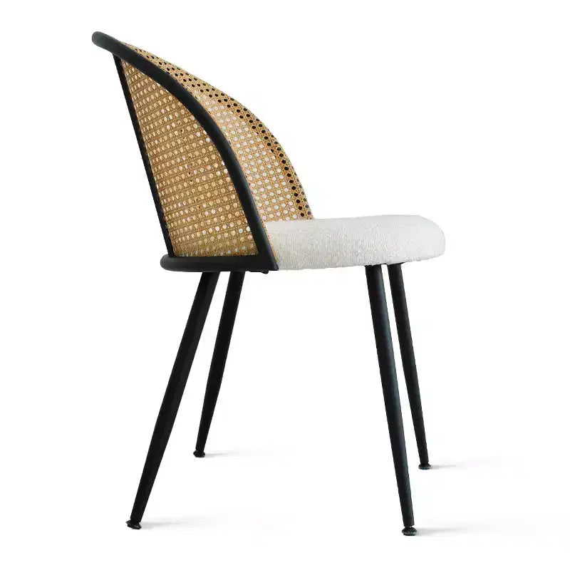 Set da pranzo moderno per 4 persone, tavolo con base centrale salvaspazio e sedie imbottite in bouclé, schienale in rattan intrecciato, ideale per appartamenti - Panipeachy