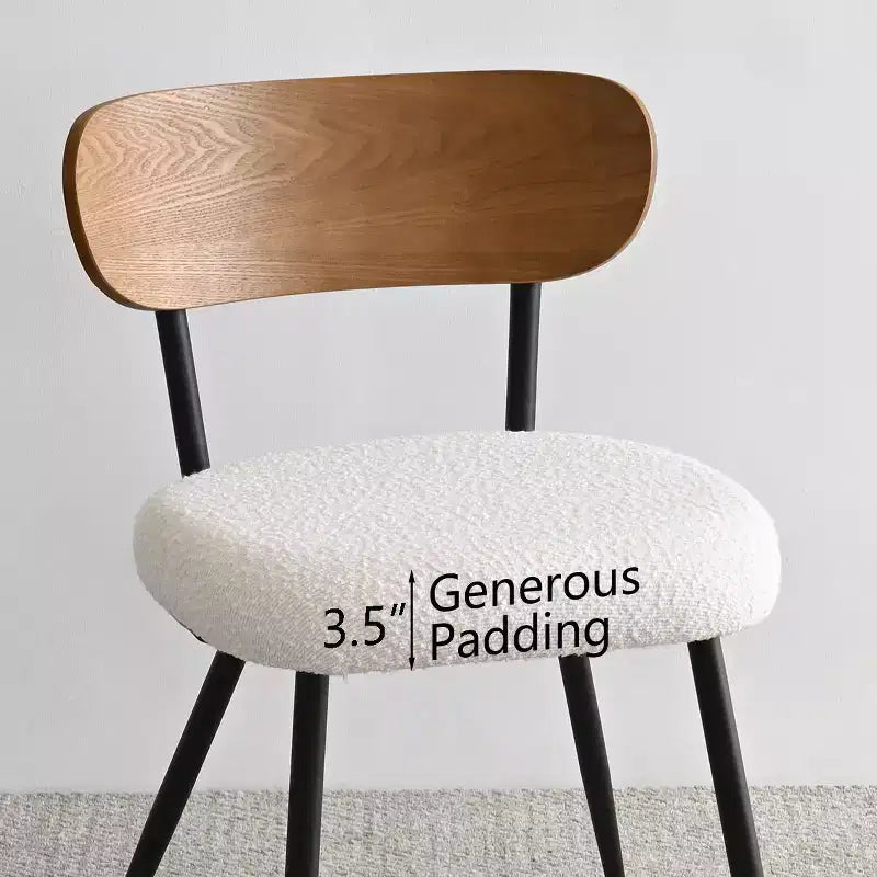 Set da pranzo rotondo da 5 pezzi, tavolo con piedistallo in rovere da 42 e 4 sedie imbottite in bouclé, schienali in legno di frassino e gambe in metallo - Panipeachy
